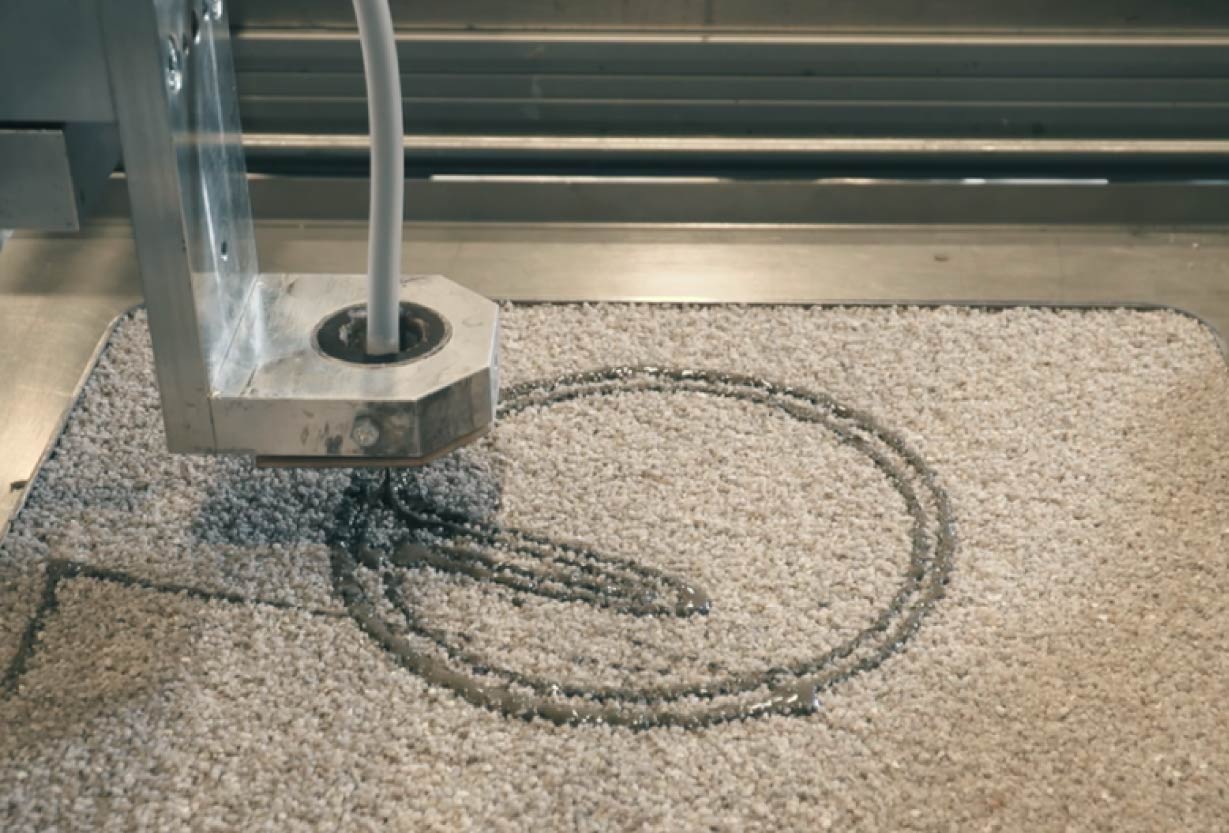 In seiner Promotion untersuchte Dr. Daniel Weger die Selective Paste Intrusion (SPI) als Variante des Beton-3D-Drucks. Hier die Herstellung eines mit inneren Streben ausgesteiften Rohres. Foto: © D. Weger, D. Talke, D. Lowe, K. Henke Film gefördert durch: ITSZ-Medienzentrum Technische Universität München; 2017